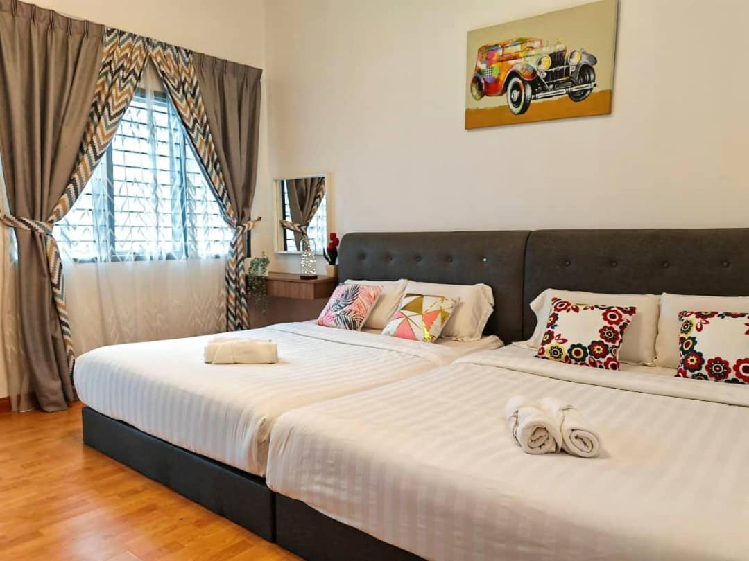 W25 Atgoldenhills Nightmarket Wifi 4r * Brinchang